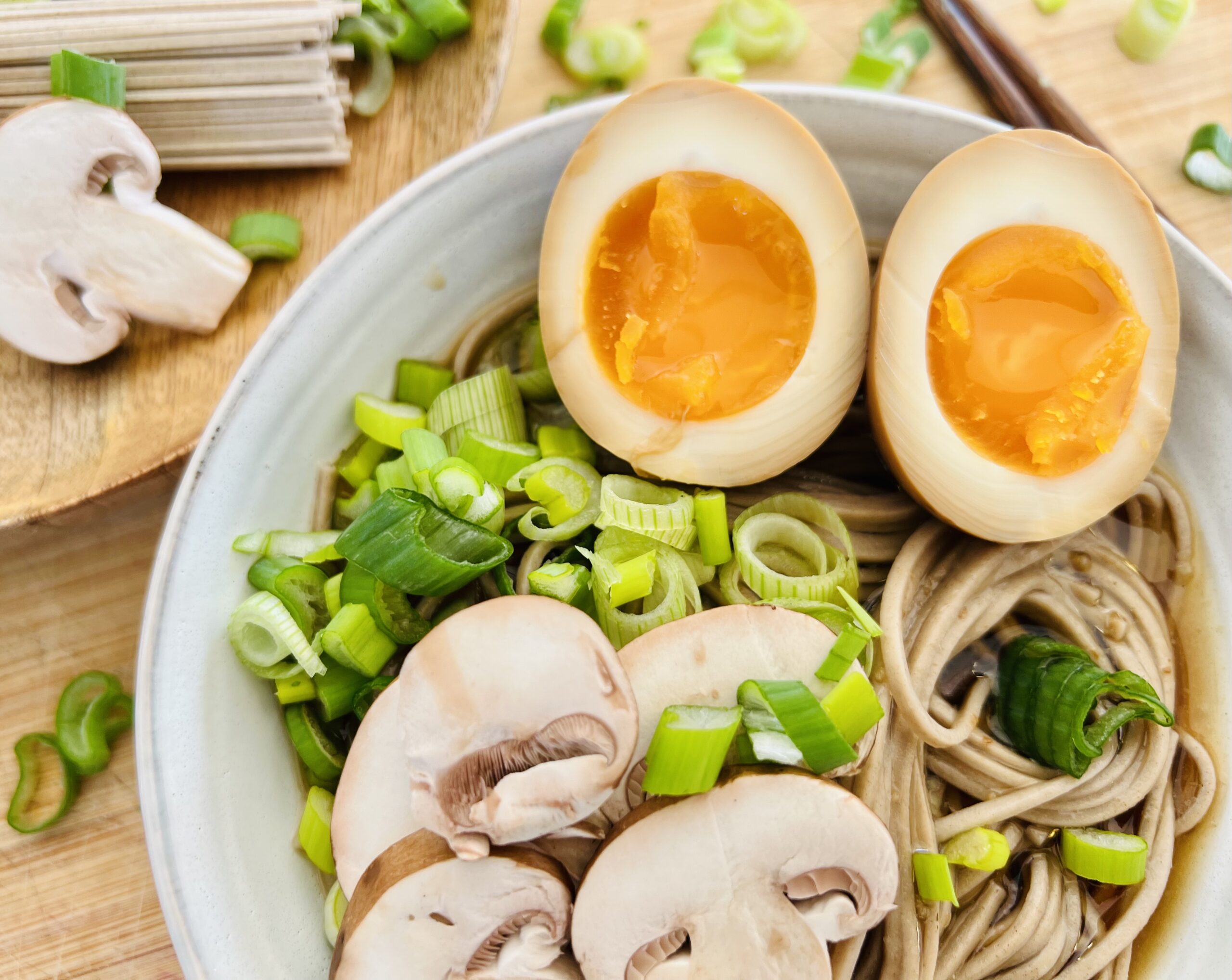 Ramen végétal servi lors d'une retraite de bien-être